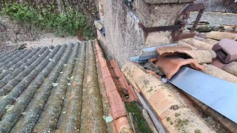 Solin et couloir en zinc : des éléments indispensables pour l’étanchéité des toitures